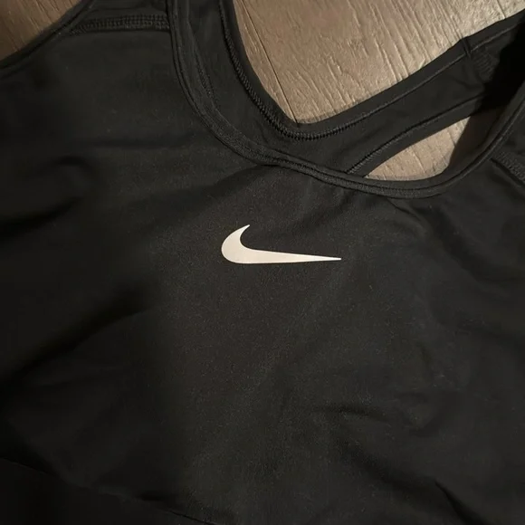 Nike Women's Black Sports Bra in Size XXL - Picture 3 of 5